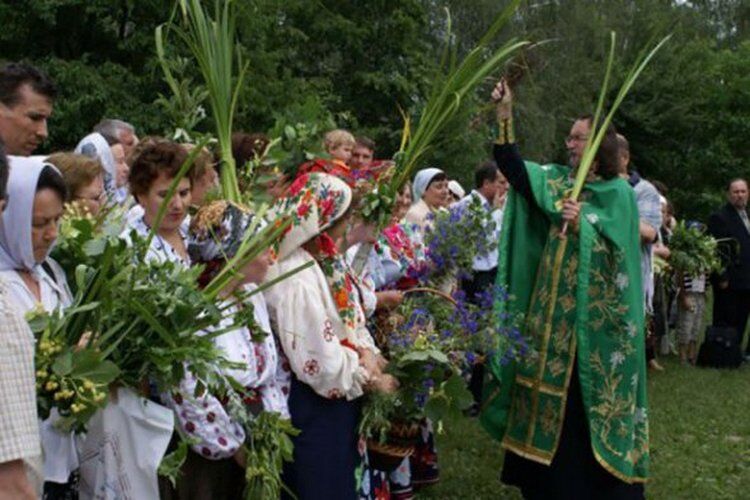 история праздника троица
