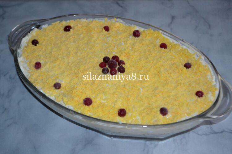 салат с курицей и ананасами классический простой рецепт