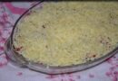 Салат из отварной куриной грудки и свежих огурцов