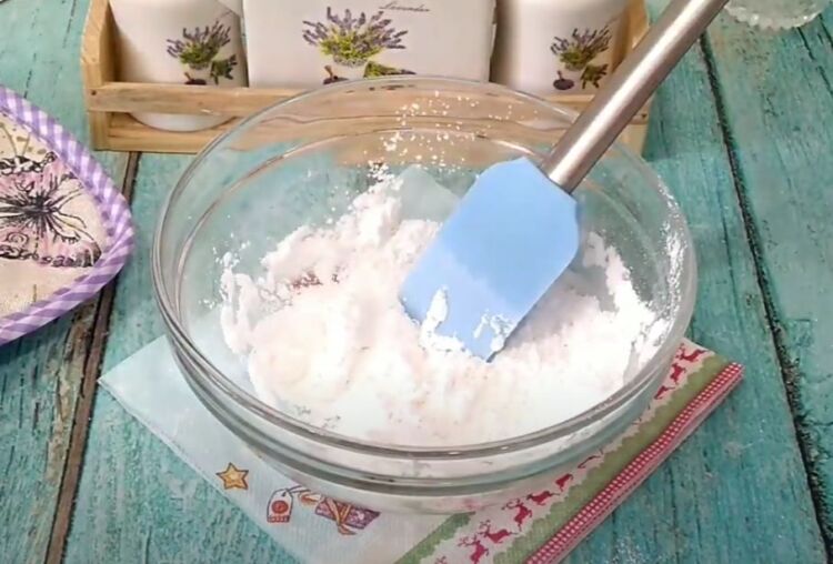 Помадка для кулича из сахарной пудры и молока