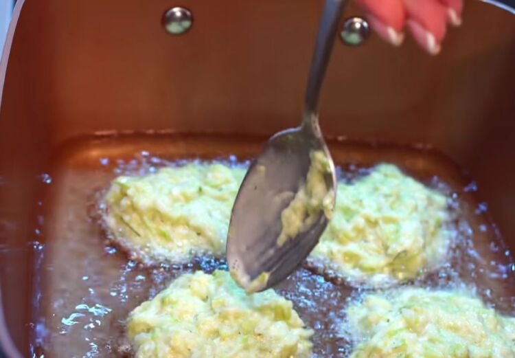 Вкусные оладьи из кабачков