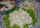 салат с консервированными ананасами и курицей