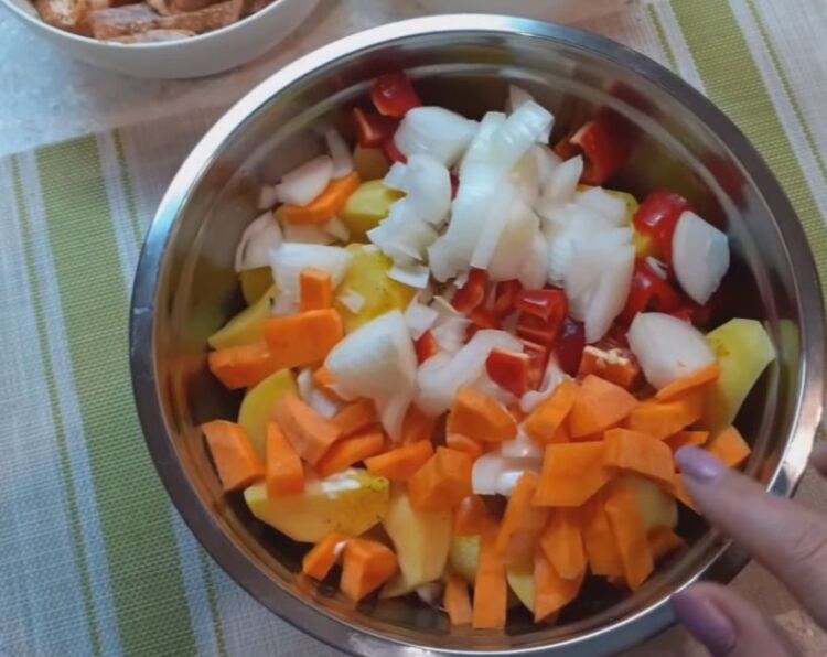 Рецепт свиные ребрышки с картошкой в духовке в рукаве