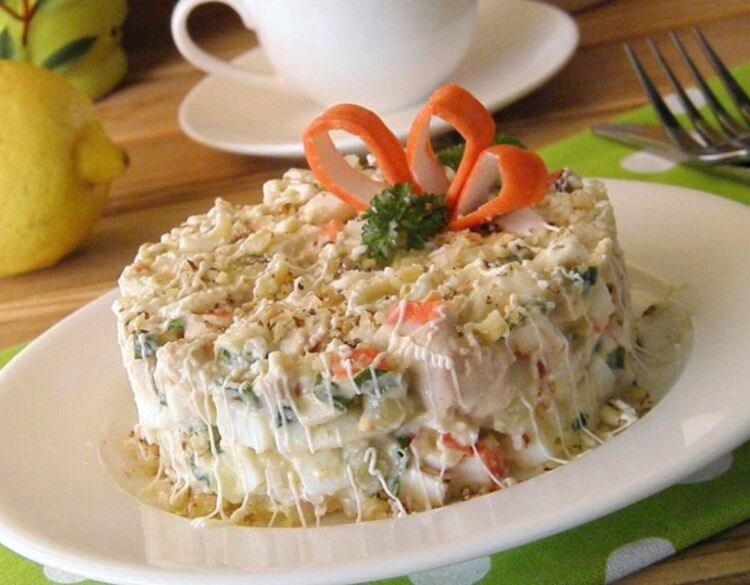 салат из крабовых палочек и печен