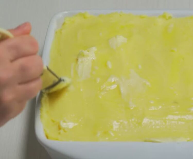 Запеканка из картофельного пюре с фаршем в духовке
