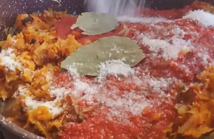 солянка с капустой и грибами на зиму в банках - рецепт