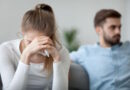 Газлайтинг в отношениях: как понять, что партнер заставляет вас сомневаться в себе